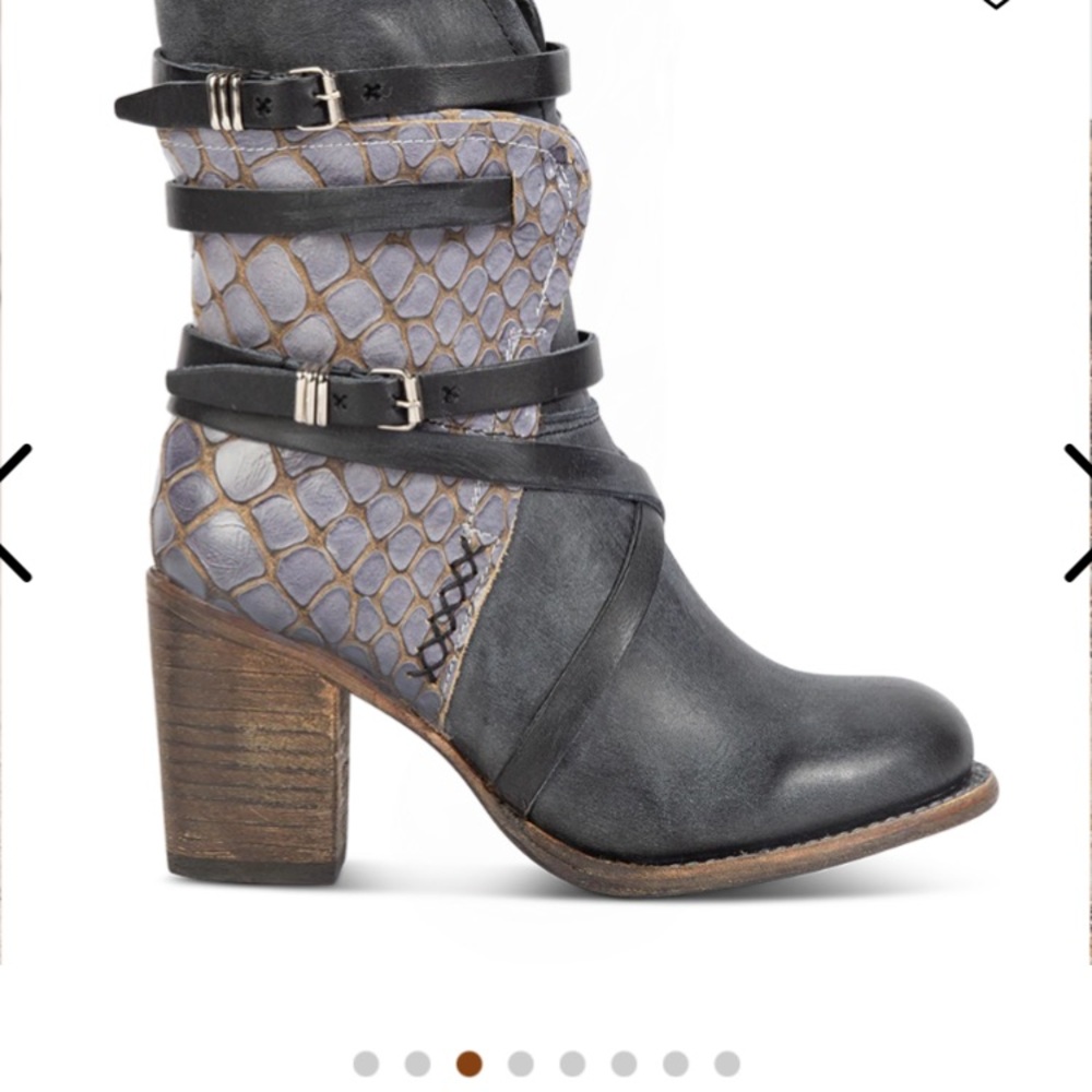 Freebird Baker boots - Navy/multi in color